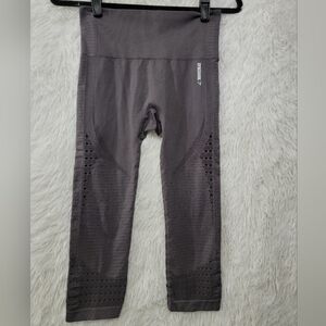 Gymshark Womens Charcoal  Seamless Dark Gray Performance Cropped Leggings Size M